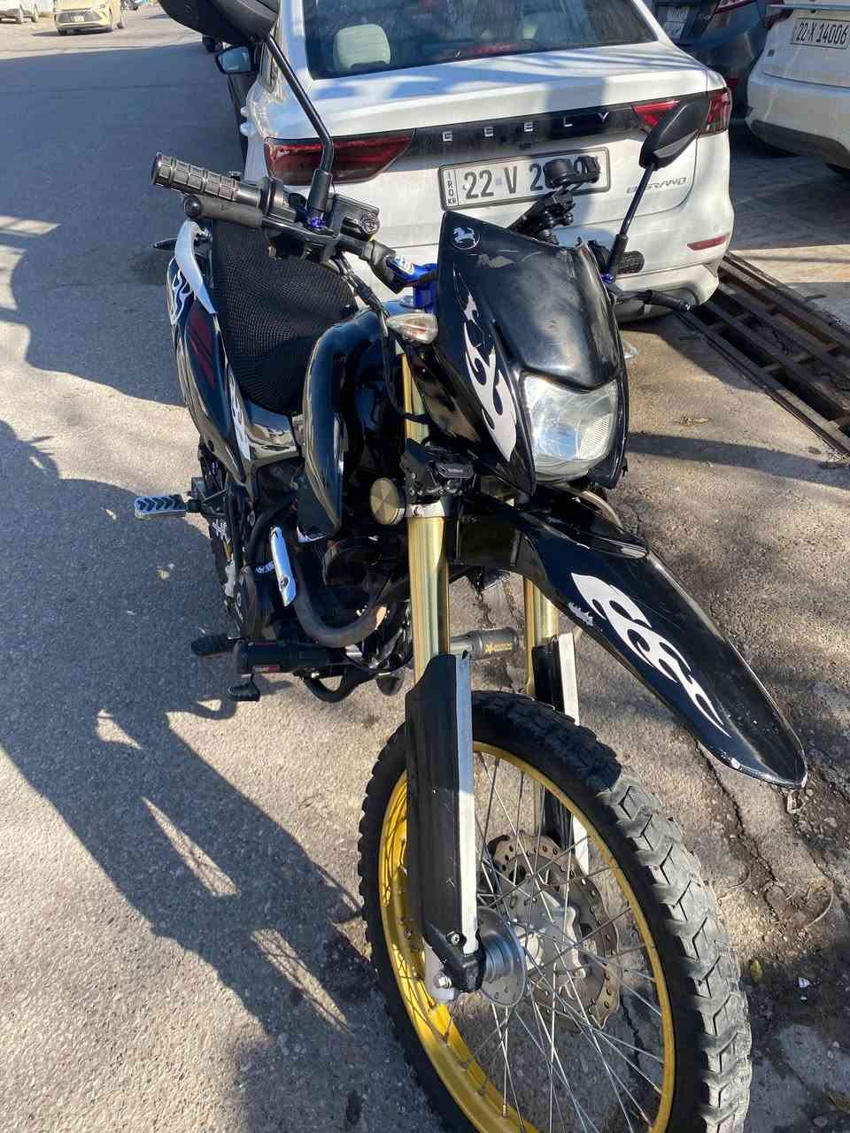 سلام عليكم اخوان دراجه قفاز للبيع محرك 200cc موديل 2021 أوراق كامل منفيس وكمرك كير ومحرك مامفتوح بشرط  مابيها برغي واحد نقص كهربائيات كلها شغاله ومضبوطه سعرها( 620$ دولار) عنواني اربيل للتواصل واتساب (***********)
