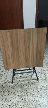 ميز • قطعتين