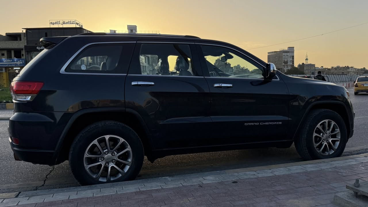 جيب لاريدو 2014 ، 4x4 السونار موجود بالصور
كير طيارة 8 نمر ، 
ويل 16 يعني طسة ما تسمع صوتها ولا تحس بيها اصلاً ، 
شاشة لمس ، 
كامرة دوارة ،
تحكمات ستيرن ، 
شفتات ستيرن ،
مثبت سرعة ، مانع انزلاق ، نظام eco 
منضومة زنون عالي ناصي 
السيارة استخدام شخصي كير ومكينة ما شاء الله مكينة ال14 معروفه ارقة مكينة بالجيب تستقبل عادي ومحسن ، السياره ما ناقصها كل شي وارد امريكي بجم كبس حادثها جاملغ خلفي وباب خلف السائق بالتقرير مفتوح بس صور الحادث مو يمه 
ماناقصه برغي هزه ورقم جديد
السعر 168$ .  
مكاني كربلاء
للاستفسار والتواصل 
***********
