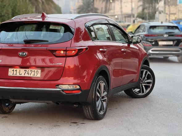 بسم الله الرحمن الرحيم 
اخوتي الطيبين سبورتج موديل 2020 وكالة(الدولية العراقية)
سيارة ماشية 61 الف حقيقي صياناتها كلها بالشركة تخم تاير جديد صدر شركة سيارة كفالة من الصبغ والضربة والتبديل مكينة لوك كله محسن افولها تبريد امانة الله ثلج الغرفة مالتها جديدة ومعتني بي ومسويلها حمام كامل سيارة من الاخير. متعبك تشغل سويج وتطلع وين ميعجبك مواصفاتها حساس امامي خلفي ..بلوجكتو ..لايتات زنون ..مري شفط ..اشارة بالمري ..شاشة جبيرة بلادية وليس عمل مودات قيادة اقتصادي وعادي ورياضي ..تحكمات جهتين بالمقود ..تبريد قطعتين..شاشة اعطال

اعتذر جدا عل الاطالة 

مكان السيارة السيدية

غير متواجد على الفيسبوك للاستفسار يرجى التواصل عل الواتساب او الاتصال على الرقم :-***********
تجي تشوف السيارة وماقصر وياك اني بخدمتك التجي بي ترجع بي
