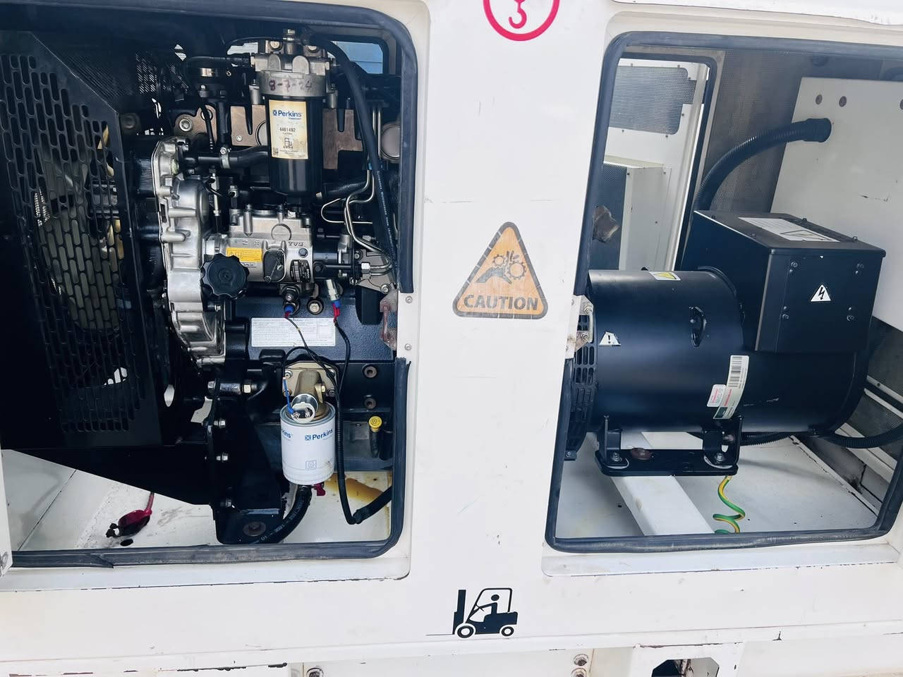 #جديدنا
نوع المحرك:بيركنز انكليزي موديل 2022
القدره:66KVA
المحرك:3بستم سوبر 
نوع الملف:لوري سومر فرنسي
عدد ساعات التشغيل:649 ساعة ⏰
كاتم  100%
مع سسستم بروتكشن كامل للحمايه ونظام اوتو Ato
 الهاتف:***********
***********
