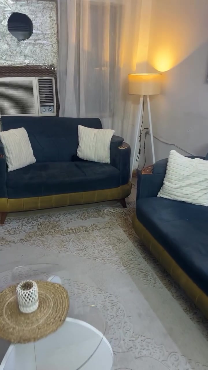 سلام عليكم تخم للبيع 7مقعد مكاني حريه شارع ابو حطاب ***********
