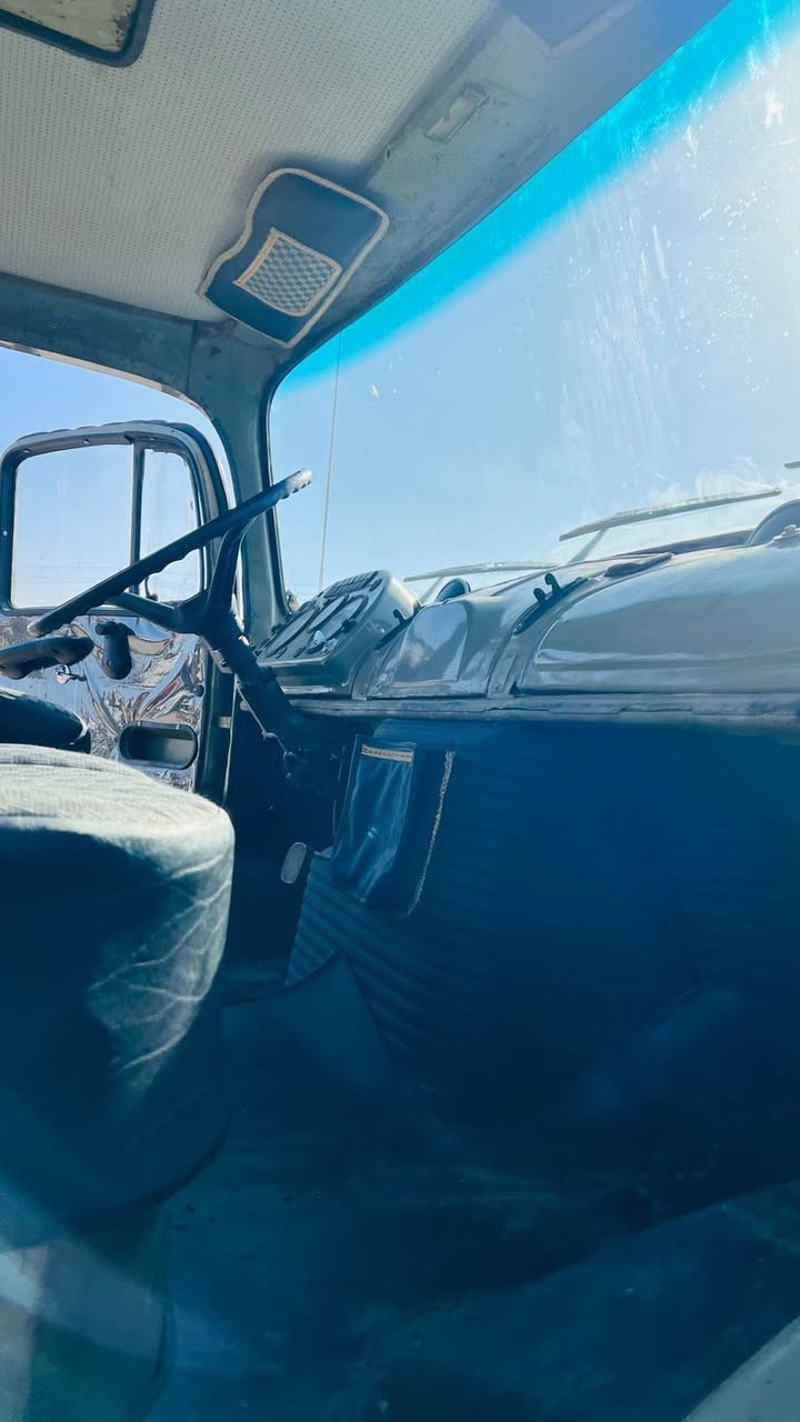 اقجم اسرائلية كاملة بدون سيارة جديدة مديل ٨٠ 
مكان بغداد ***********
