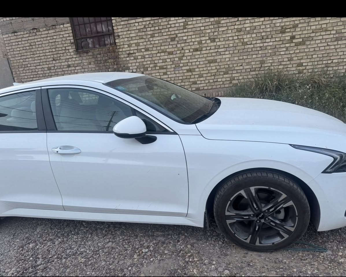 K5 2022 خليجي
محرك 2000دوش 
مري شفط تشغيل عن بعد 
كشن السايق كهرباء 
كشنات قماش قطعتين تبريد 
كاميره خلفي مثبت سرعه
السياره كفاله عدا رصعه بالباب وبيها بارد مقدار اصبعين بالجملغ الخلفي
رقم بغداد باسمي

*********** واتساب والخاص مفتوح
