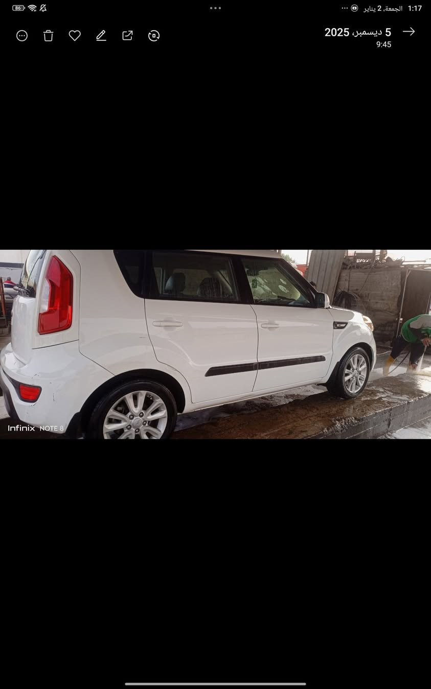 سلام عليكم***من رخصة الادمن***كيا صول 2013 وارد امريكي**مكينه 1600GDI** رقم بغداد إنكليزي باسمي ** حادثها امامي تبديل بنيد مع الجامه الاماميه** السيارة جاهزة بدون نقص من مكينه إلى كير إلى تبريد إلى صدر** السيارة تعمل بنظام الغاز والبنزين** السعر 92 ورقة بيها ((مجال قليل)) مكاني بغداد *********** *** شكرا ﻻدارة الكروب
