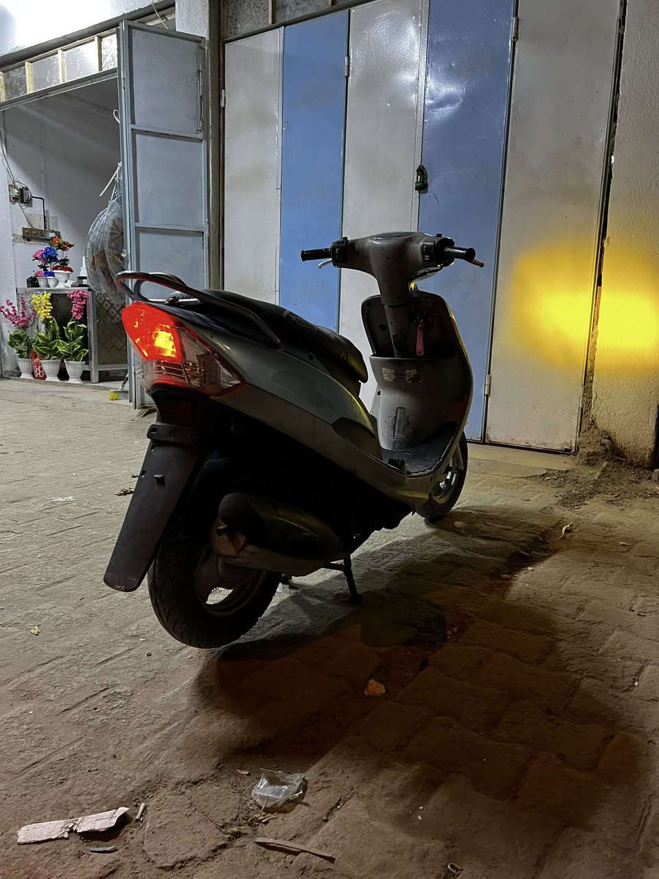 سلام عليكم مرخصت مدير الكروب
دراجه ماكس منغولي بلاد 
سعر 575 وبيها مجال لشراي مكاني حله ورديه 
***********
