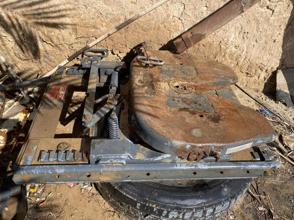 صينيه سلايت
نوع JOST
سلايت شقال 18طكه 
بس اليده مال الهلال مطعوجه 
شوفت عينك 
الستفسار ***********
