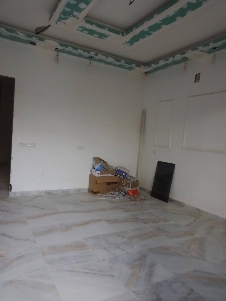 للبيع بيت 🏡 طابو صرف #مشتملات_عدد_اثنين كل مشتمل مساحته #١٠٠م واجهه خمسه في منطقة #الرسالة^الأولى بناء حديث ٢٠٢٦ تسليم مفتاح 🔑 كل مشتمل يحتوي على #ثلاث_غرف_نوم 😴 وصاله ومطبخ وخدمات عدد #ثلاثه ومنور واجهة  البيت  بورسلين أرضية مرمر للإستفسار اتصال 🤙 على الرقم 
***********
#الجميع
