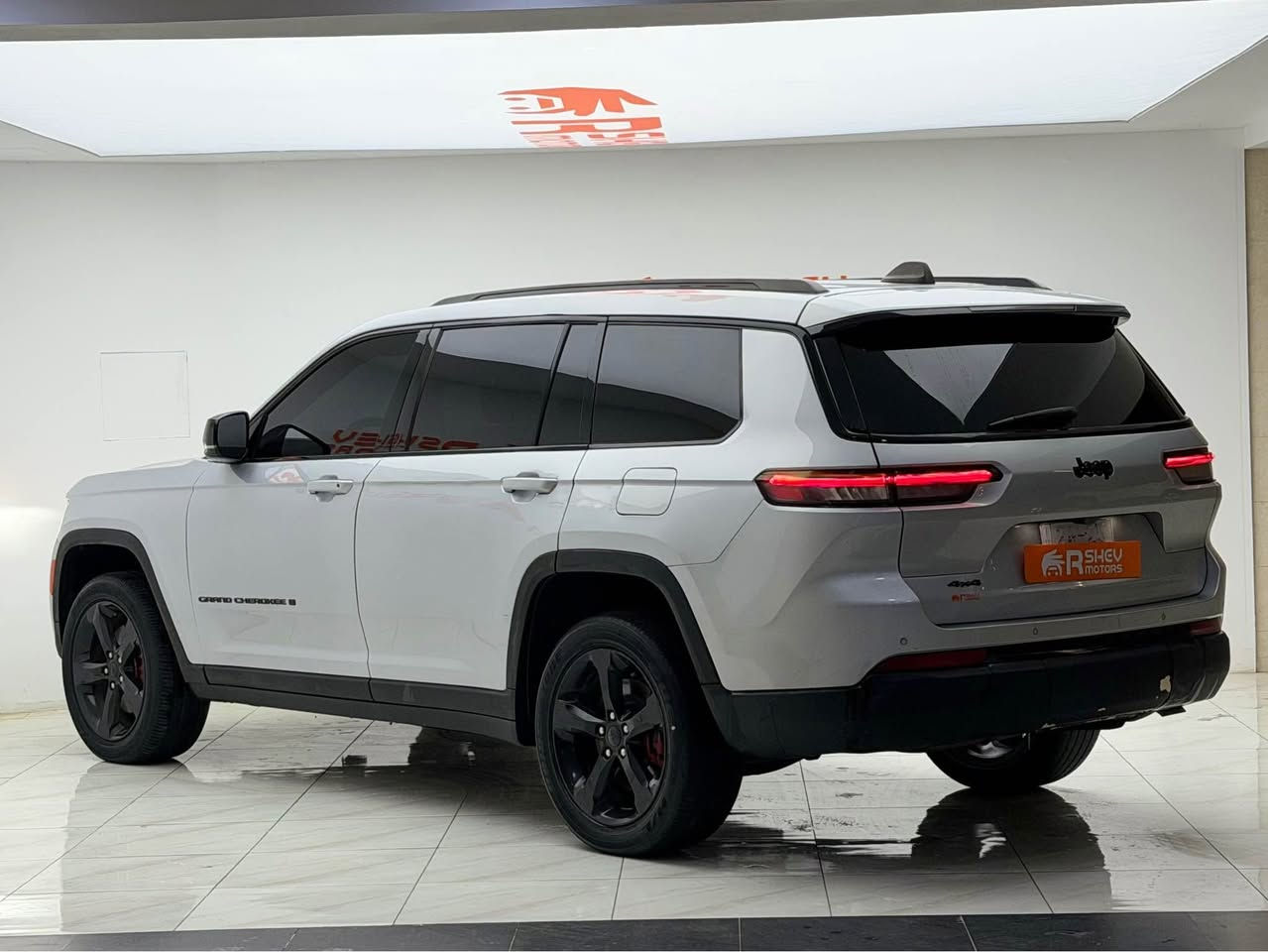 تحطيم الاسعار ب سعر شكل قديم 🔥😍💣
Jeep Grand Cherokee 2023
جيب گراند شيروكي ٢٠٢٣

مواصفات  Laredo Black top
(مقاعد جلد+تدفئة-سقف سلايت-تدفئة المقود-رادار)

مكينة ٦سلندر حجم ٣.٦لتر 
ماشية ٥١،٠٠٠ ميل و بحالة جداً ممتازة 

 ضرر السيارة اربع قطع بنيد و جاملغ و بابين بدون دواخل ايرباك بس دكمة مرجع سستم السيارة كلش حلوة و نظيفة

رقم كاتي دهوك تترقم شمالي السيارة
مكفولة من كير و محرك و كهربائيات

و ب سعر(238$) ورقة و بيها مجال

مكان السيارة

دهوك -معرض ارشف R-Shev
رقم51 من معارض التيرمينال 

***********
*********** دهوك, العراق
