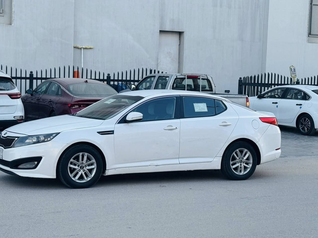 السلام عليكم كيا اوبتيما 2013خليجي محرك 2000 دوش رقم قادسيه تحويل مباشرالسياره بيهه جاملغ وبنيد فقط السياره جديده كلش كير مكينه حداديه تبريد كله شرط المكان السماوه المركز 
السعر 117 وبيهه مجال للاستفسار ***********
