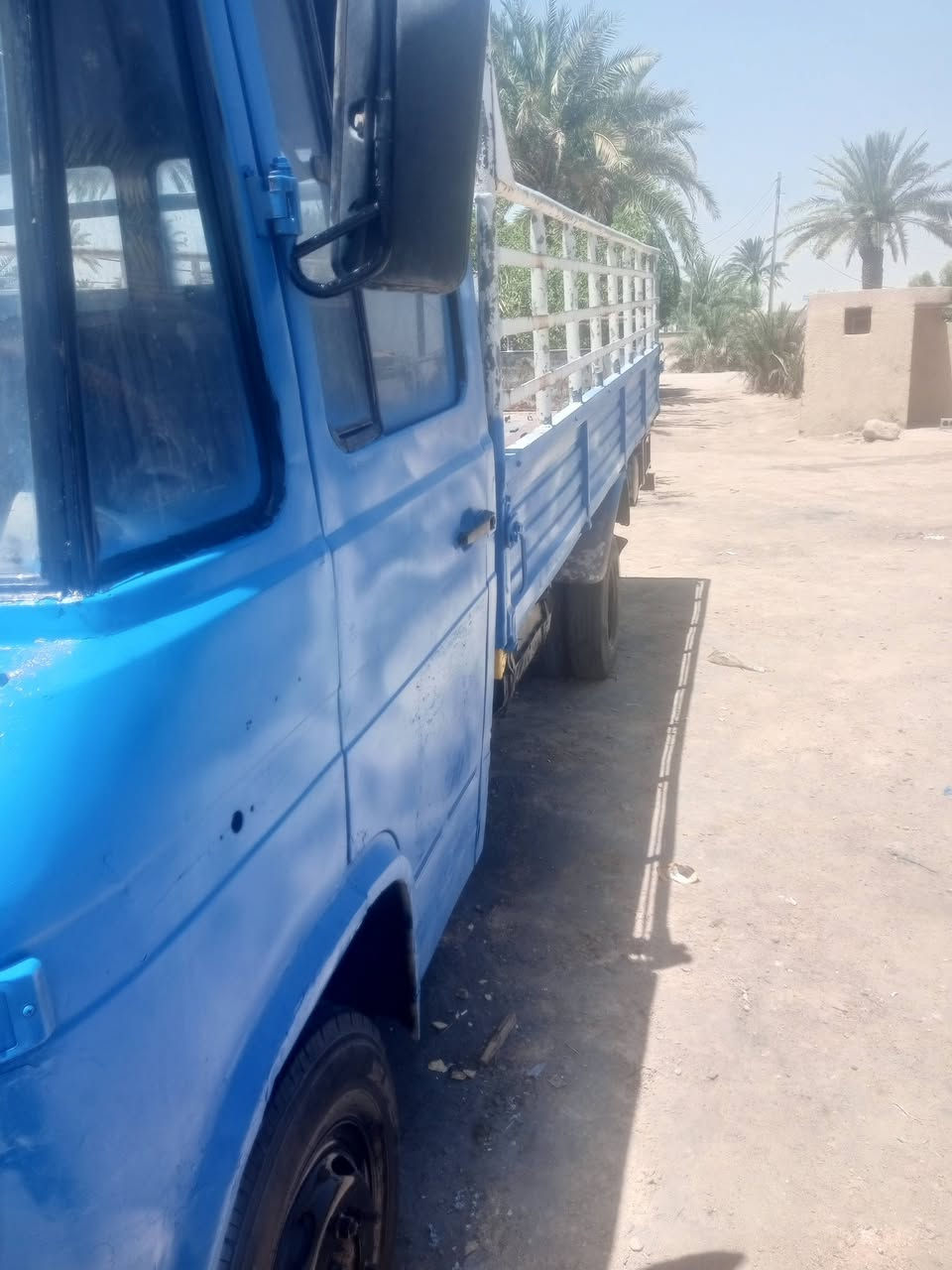 السلام عليكم سياره مرسيدس خرسه للبيع شاصه عريض ماكينه ستاندر جير جوزه تخم تاير السياره جاهزه على 24 حبايه مكان بابل ***********
