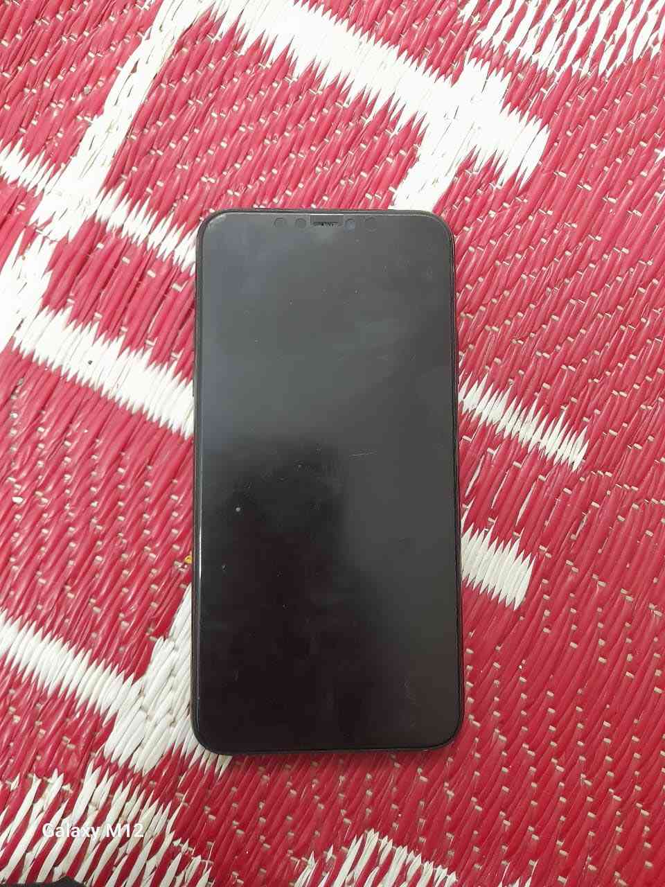 السلام عليكم
جهاز نضافته ٩٠/١٠٠ مبدل بي بس سمعات اصليه 

١١برو ماكس اسود 

ذ٦٤

ب٨١

سعر 350بي مجال

***********
