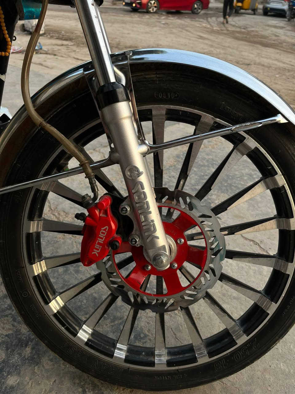 السلام عليكم دراجه ايراني للبيع موديل 24 خمسه كير سلف وبصمه دراجه جديده بلجيس زنجيل وضاغطة مكينة 200 كهربائيات اشاير لايت بك لايت كلها تشتغل دراجه كفاله برغي ممفتوح بيها اوراق كامله
السعر: 750 وبيها مجال 
العنوان : بغداد الشعب يم مدرسه صلاح الدين 
الرقم : ***********
***********
