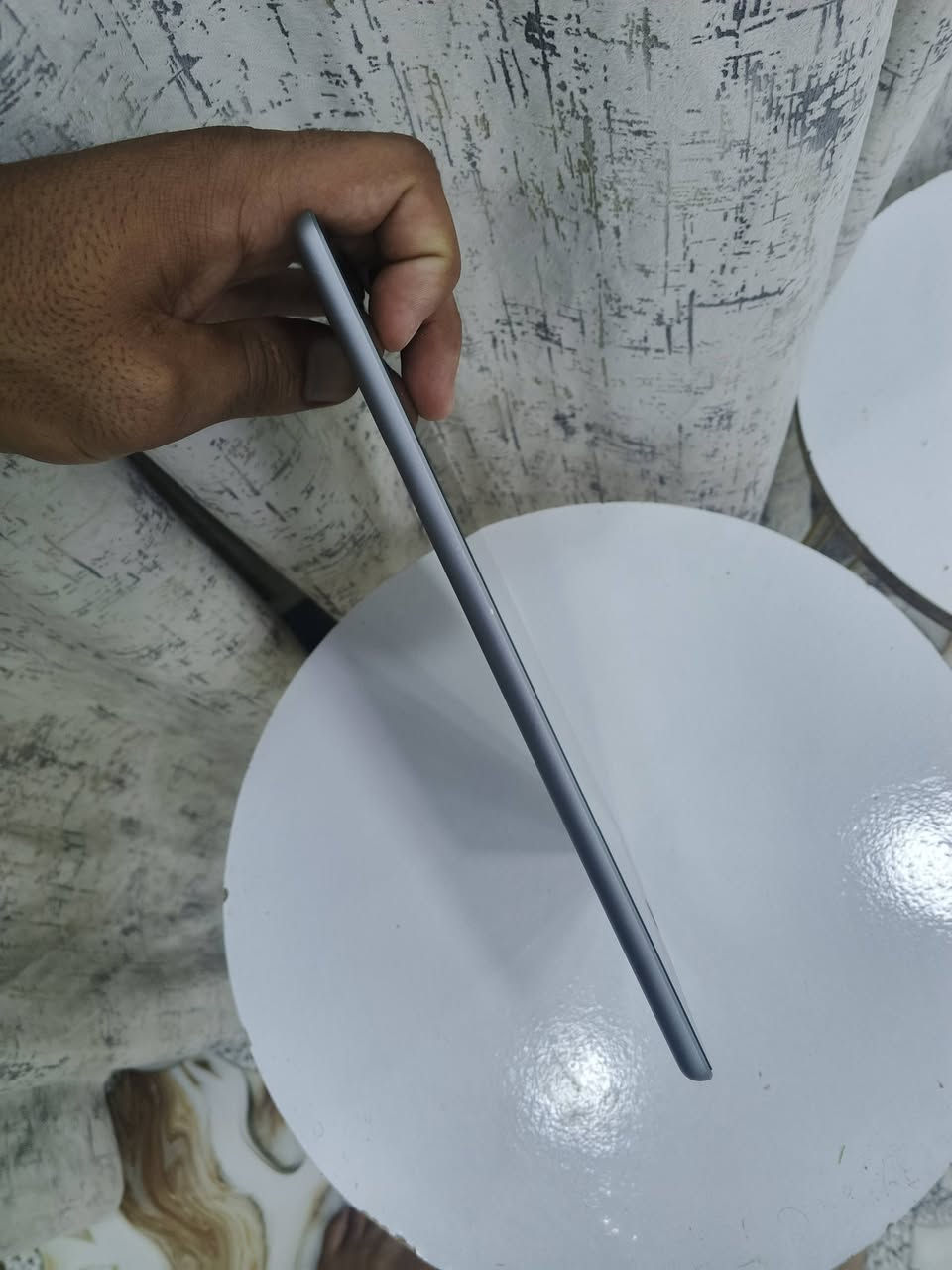 ايفون تاب جيل سادس اي قطعه ممبدله بي كل شغال وشرط ع الفحص تليفون جديد السعر 130 مكاني فه الكورنيش ***********

