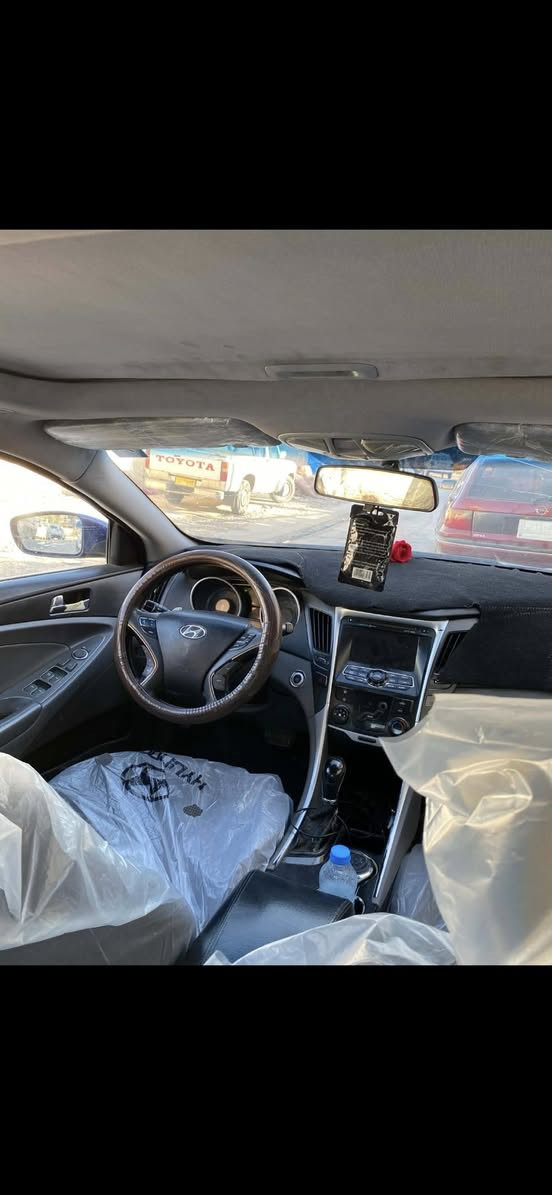 السلام عليكم 
سوناتا 2011 فووول مواصفات  وارد امريكي  ضرره صفحه بدون تكم اثر شضايه  مصلحه على كد الشضيه   محرك كير شرط. باسمي هزه جديده  الاتصال  

***********
***********
