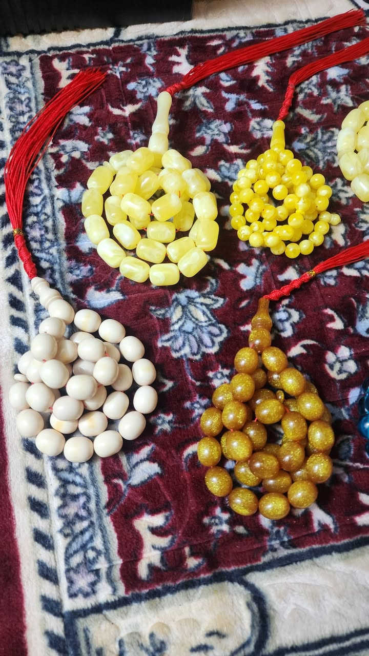 ١٠ قطع بيهن شبيه كهرب و بيهن سندلس للبيع شلعه وحده السعر ٨٠ الف مع التوصيل 
***********
