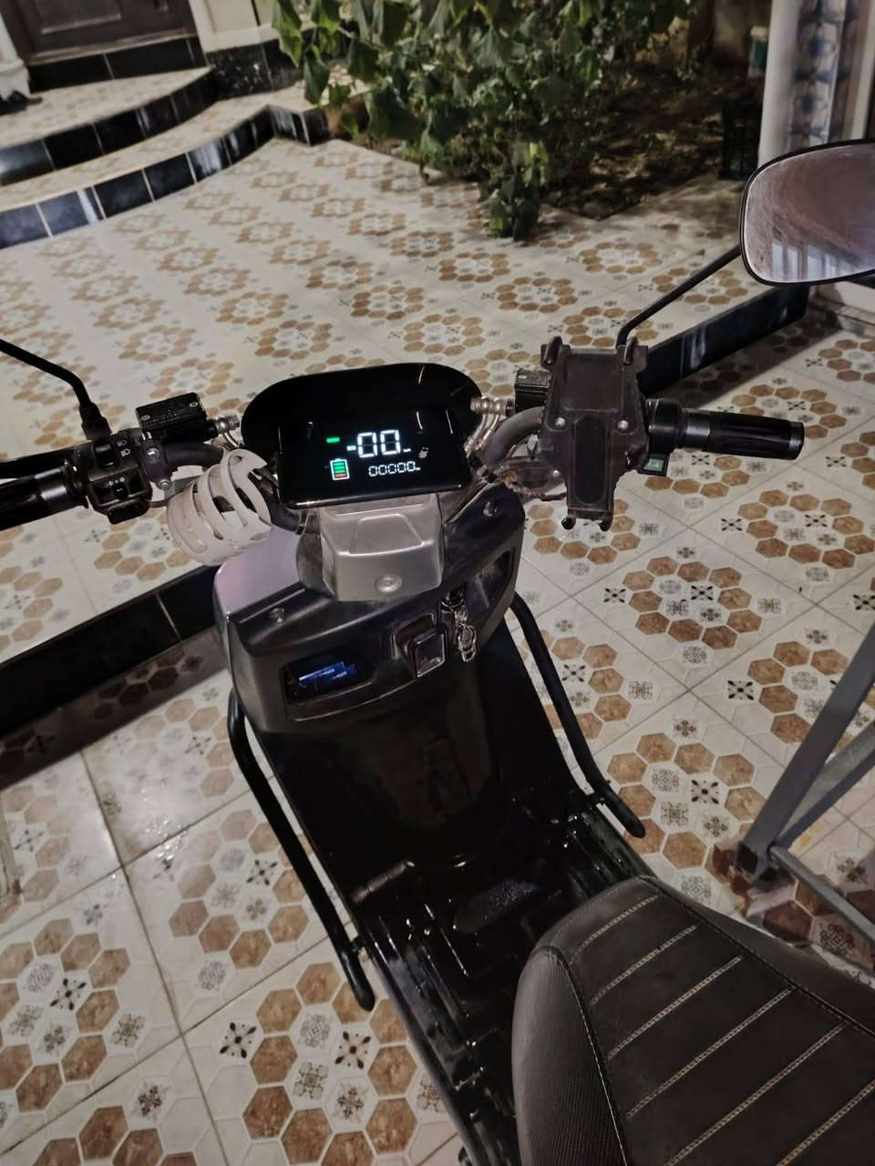 السلام عليكم دراجه شحن ملف الفين السرعه ٧٠ كيلو بالساعه مثبت سرعه ست بطاريات يرجع بك وبعده جديد السعر ٨٠٠ الف وبي مجال شي قليل المكان بعقوبه للاتصال ***********
