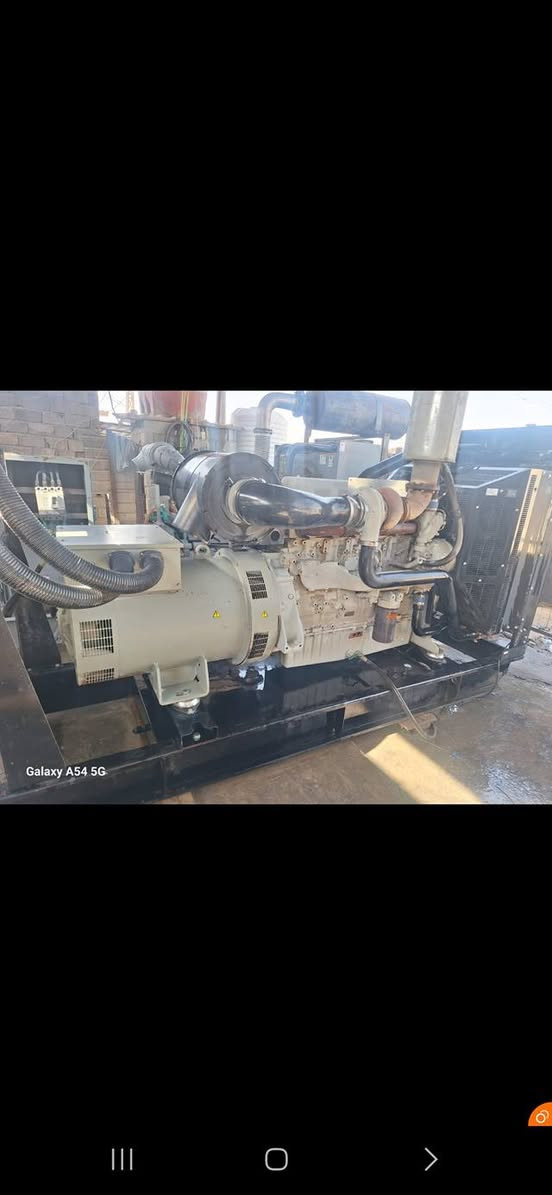 السلام عليكم..مولدة بيركنز للبيع جديدة من الشركه مشتغله قليل برغي مامفتوح بيه ..حجم المحرك 2500.
راس توليد. 500 كيفي. السعر ٣٢٥ ورقه .
موبايل .***********.
***********
