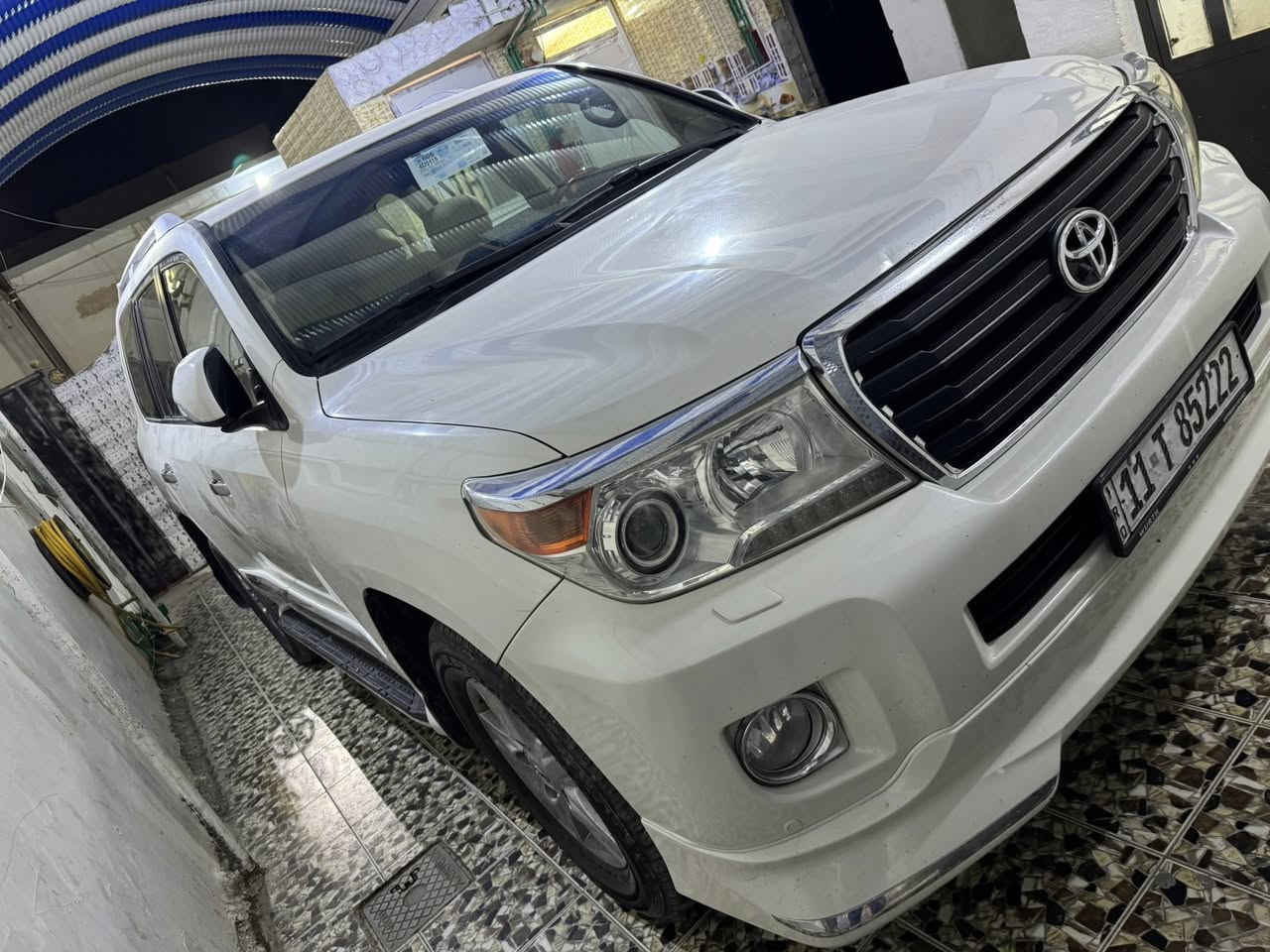 سلام عليكم 
لاندكروز 2014
محرك ٦سلندر 
فول مواصفات 
٣قطع تبريد 
بنورامه شاشه 
دبل حساس   منظومه زنون جديده السياره مال بيت 
رقم بغداد بسمنه سنويه لل ٢٨
السعر 370 $ثلالث شدات وسبعين وبيه مجال 
عنوان واسط الزبيديه 
*********** 
***********
