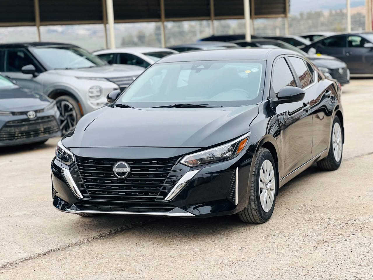 نيسان سنترا : 

موديل : 2025

موصفات : S 

صبغ : بونيد سيارة بدون دواخل 

ماشية : 15 الف ميل 

رقم شاصي : 3N1AB8BV6SY218283

كورك + وتسئاب :- *********** أربيل, العراق
