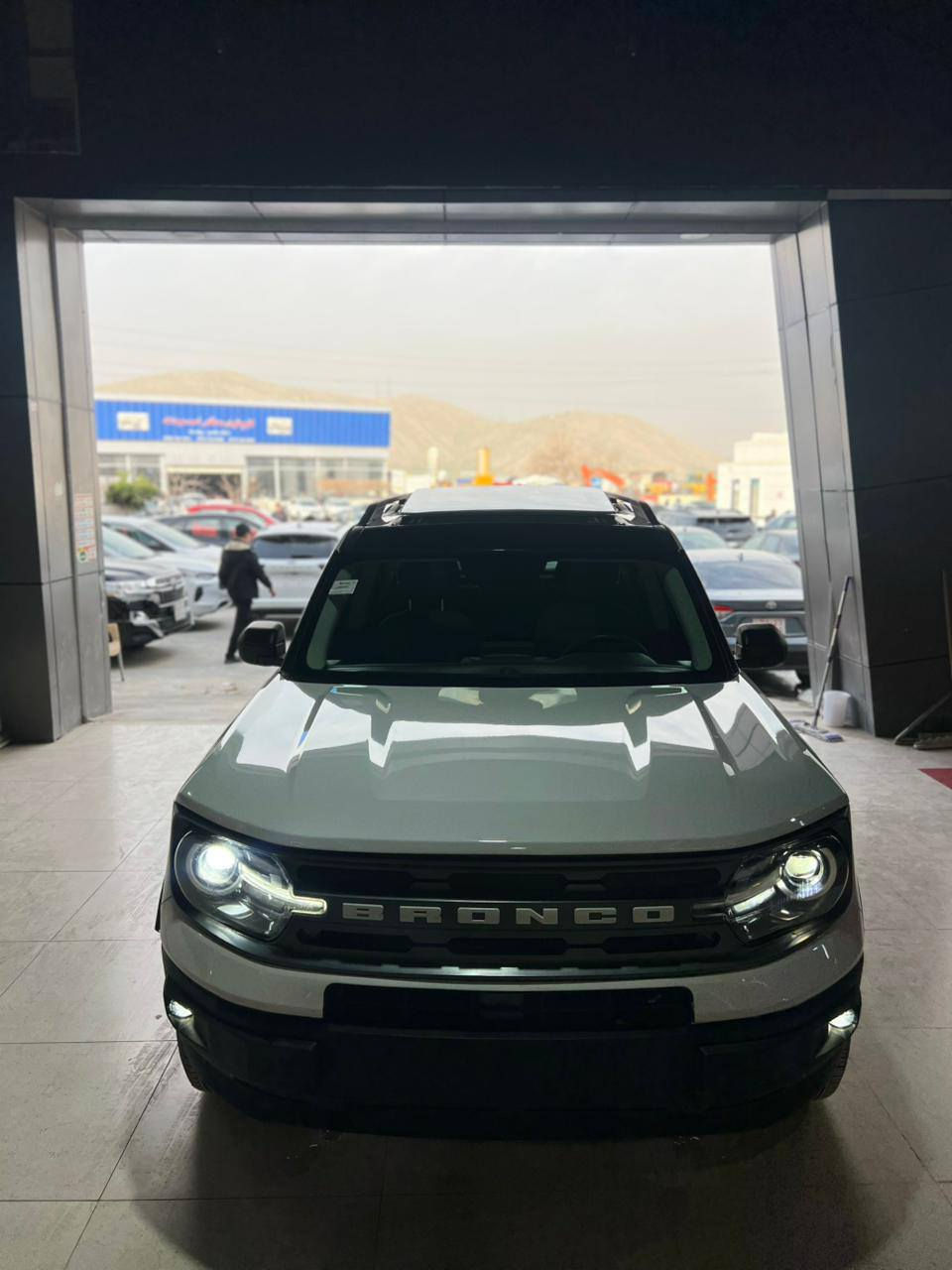 فورد برۆنکۆ 2024بانوراما دەبڵ اکسل تەنها بۆنیتی بۆیاغە بەبی ناوگرتن تەنها ئیرباگی سوکان سیستەمە بە بیلاد زمارەکاتی نەشکاوە 90ڕۆزی لەگەڵە 
مواسەفاتەکان
بانۆراما
دەبڵ اکسل
وایەرلیس چارج
360بلە ڕادار 
کوشن هیتەر
بەسمە

زۆر مواسەفاتی تر
3FMCR9B68RRE06044
نرخی 165گەڵاو مەجال 
***********
*********** رانية, السليمانية
