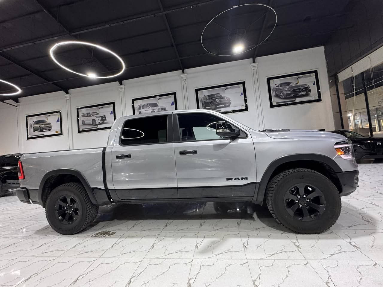 ر ا م  ريبل
مويل 2024
عام صبغ 
محرك  8 سلندر
فور ويل
مواصفات فول فول معدا فتحا
رقم شاصي عل منشور
عنوان اربيل

 سعر 275 مجال

***********
***********
