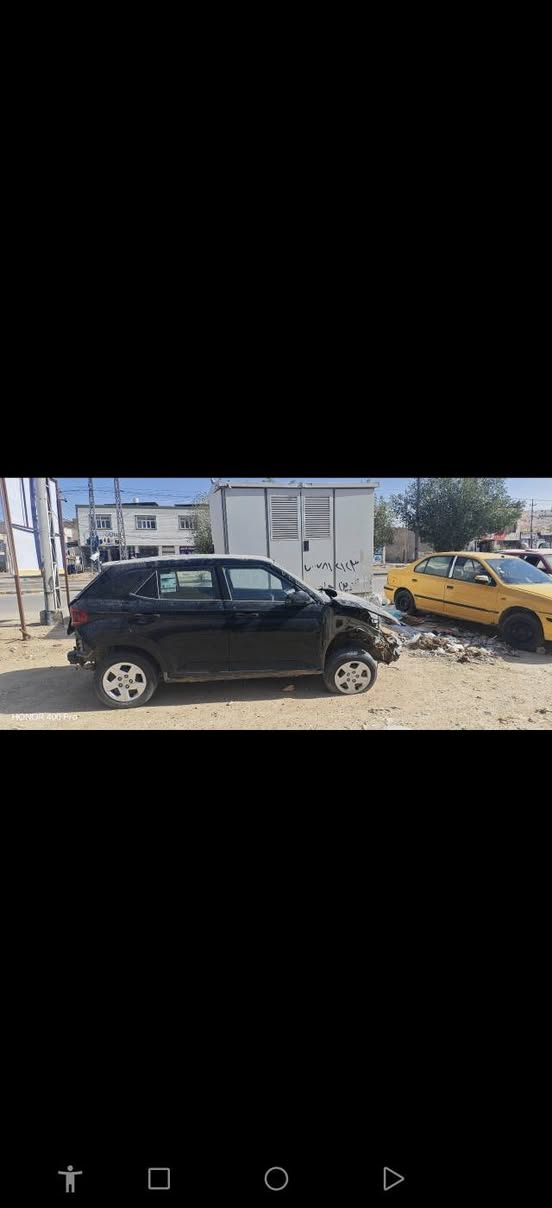 هونداي فينو مديل السيارة 2022رقم إنكليزي دولي مداور مباشر صور موجودة كير متضرر 
مكانها نجف 
تجيتها حلوة غراض وياها لايتاتها ليط طاكات دعامية خلفية اني فاتحها  شباج موجود وبعد مدري شنو اتصل وافهم التفاصيل إذا حبيت 
*********** 
سعرها 48 ورقة وبيها مجال النجف, العراق
