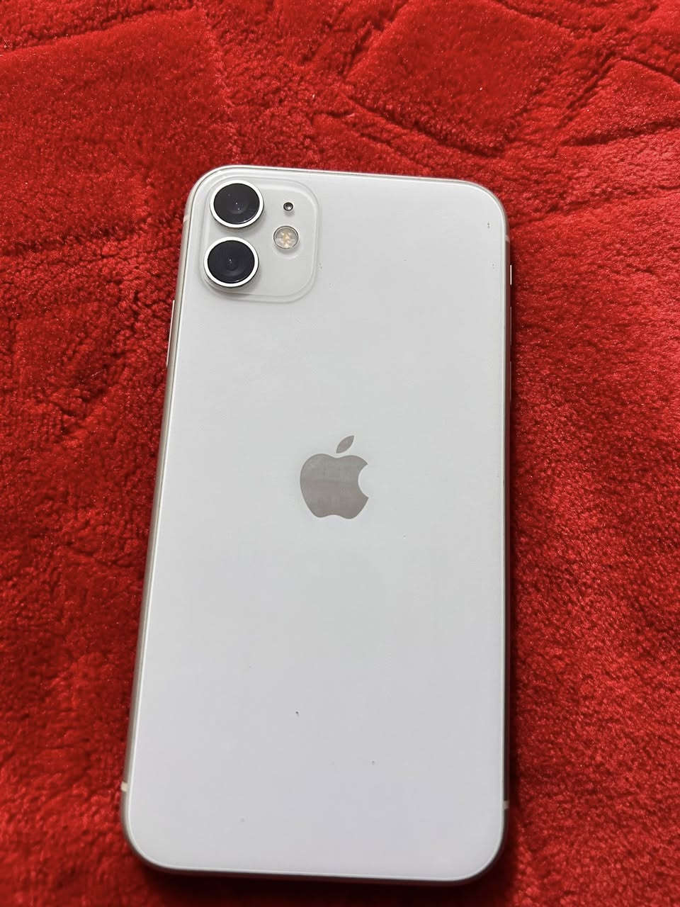 السلام عليكم ايفون 11 عادي ذاكره 64 ممبدل بي اي شي بي نقطه بيضه بالشاشه بس ممبينه ولا ماثره عالجهاز بطاريه73 مكان بغداد الشعب ***********
