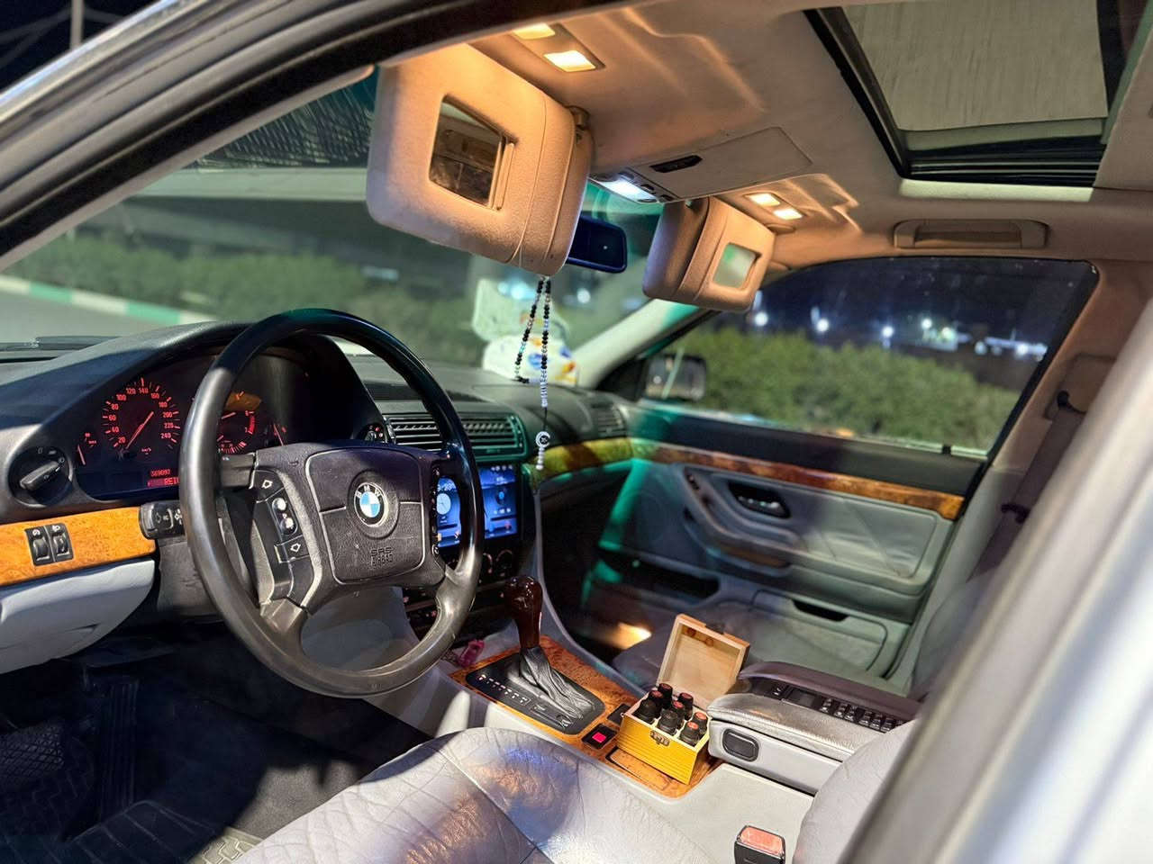 السلام عليكم بي ام 735i
موديل 95محدث 2000
متوازي على بيعتها السعر$ -103-$
سياره فول مواصفات 
اي استفسار اتصل 
مكاني بابل القاسم 
***********
*********** حلة, بابل
