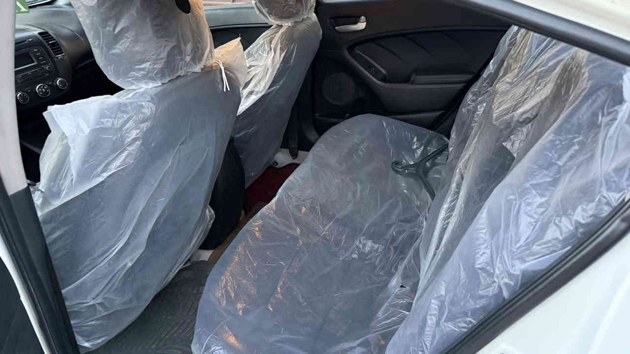 سيراتو خليجي موديل 14 فول موصفات عدى بصمه 
سلايد روف 
تحكم ستيرن 
لد امامي و خلفي 
مودم درايف 
محرك دوش 1.600 
سنويه و هزه و رقم كله جديد ب اسمي 
مكاني بغداد حي الاعلام رقمي 
***********
