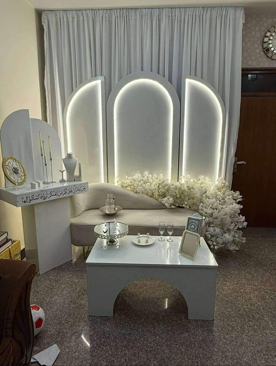 سلام عليكم عندي 6كوشات كلش حلوات لبيع مكاني بغداد صار اسبوع من اخضتهن لن ماعرف بيهن موصلحتي الغراض النواعم كلهن جدد ***********
