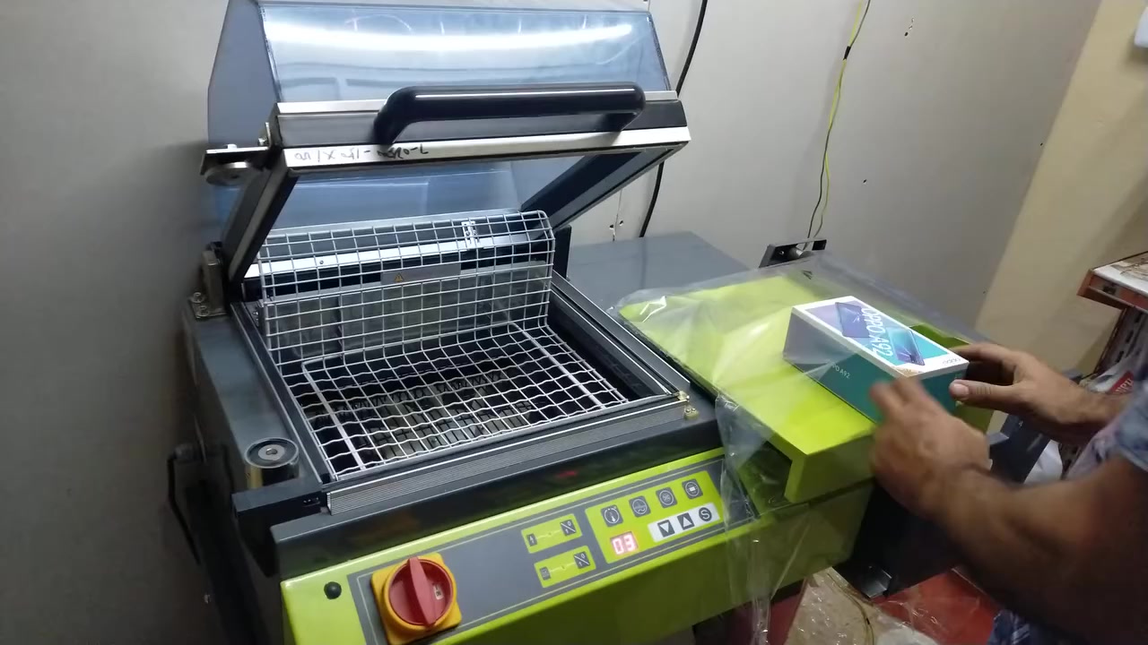 المكينة الزرقاء للبيع والفيديو للتوضيح 
مكينة تغليف تفيد لمحلات الهداية والمعجنات وتغليف العبوات البلاستك وكل علب المنظفات
معروضة للبيع الي تفيدة يراسلني
مكاني بغداد شارع فلسطين


**إذا كنت صاحب هذا الإعلان وتريد حذفه لأي سبب، رجاءا أرسل رسالة إلى الدعم الفني**