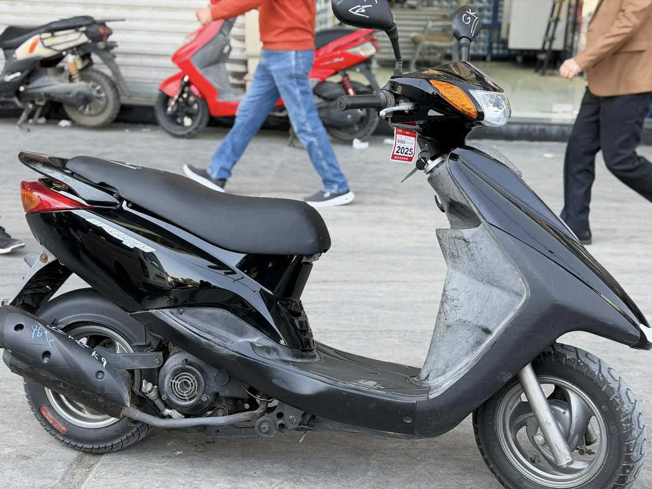 بريز لايت عالي بدون نقص مكينه خرسه مكفوله جيب فيتر  وافحص تايرات جديده دبلات جديده كهربائيه كلهه شغاله العنوان الشعب ***********
