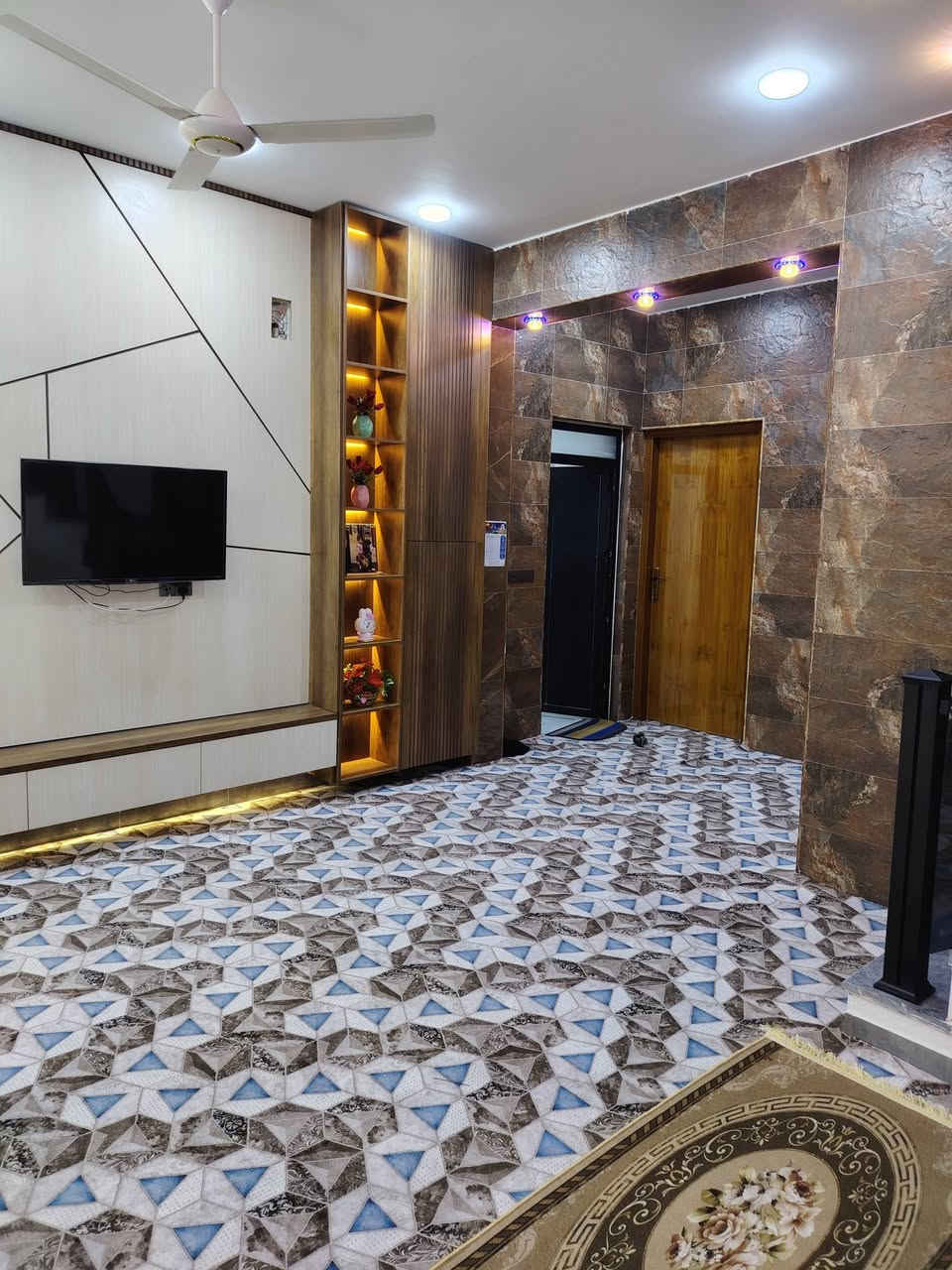 دار للبيع مساحه ٢٤٠ متر 
معه قطعه ٢٤٠ متر يعني مجموع كلي ٤٨٠ متر
عنوان كوت جديدة ***********  ٢٢٠ وبيها مجال
