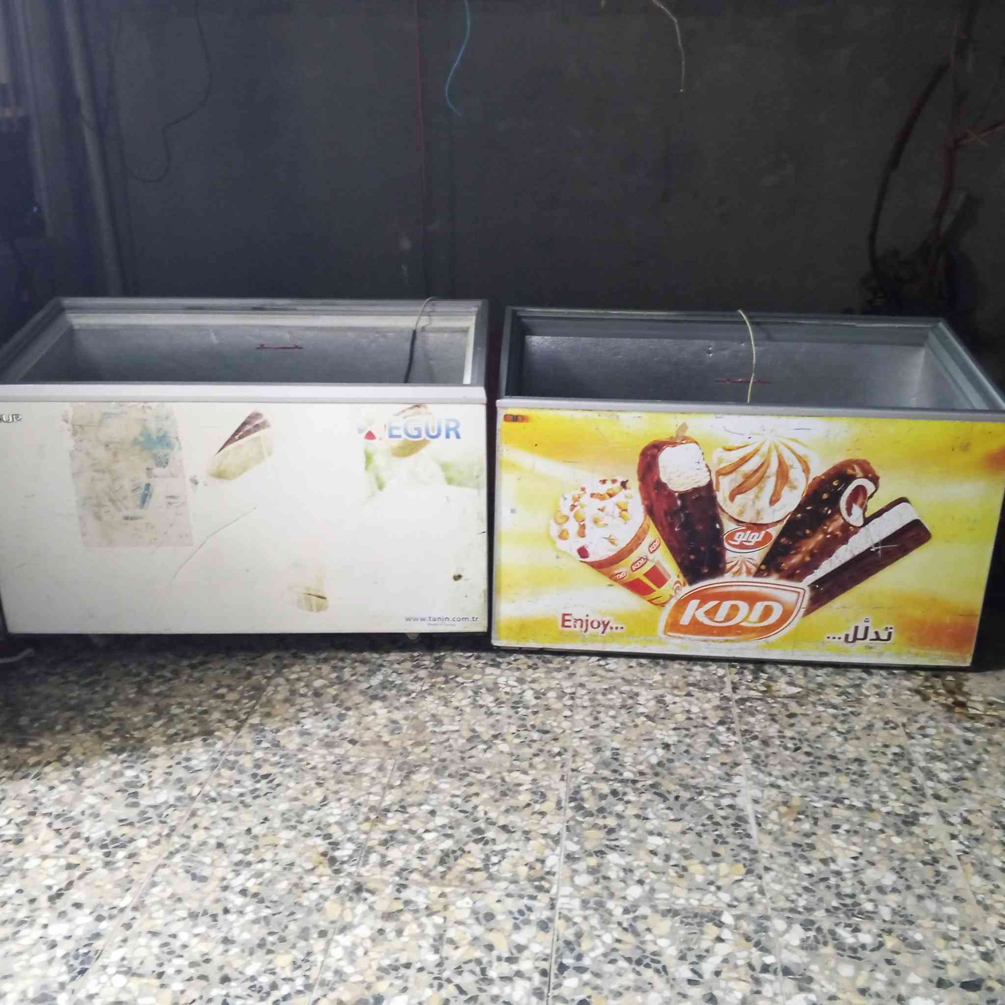 السلام عليكم ذني عارضات ثنين شغالات وشرط التجميد 
سعرهن ٥٠٠ثنينهن مكاني زعفرانيه ***********
