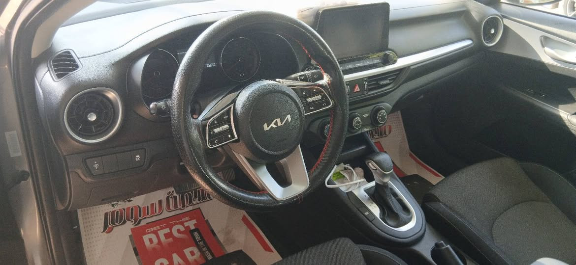 كيا فورتي موديل 24 ماشيه 50 الف نص فول حادثه كما موضح بصورة جاملغ حار وباب بارد وطعجه بالبنيد بارد رايده ب156 وبيها مجال بسيط تفاصيل اكثر او ستفسار اتصل 
*********** مكفوله كفاله عامه عده حادثه فقط ايرباك سليم
