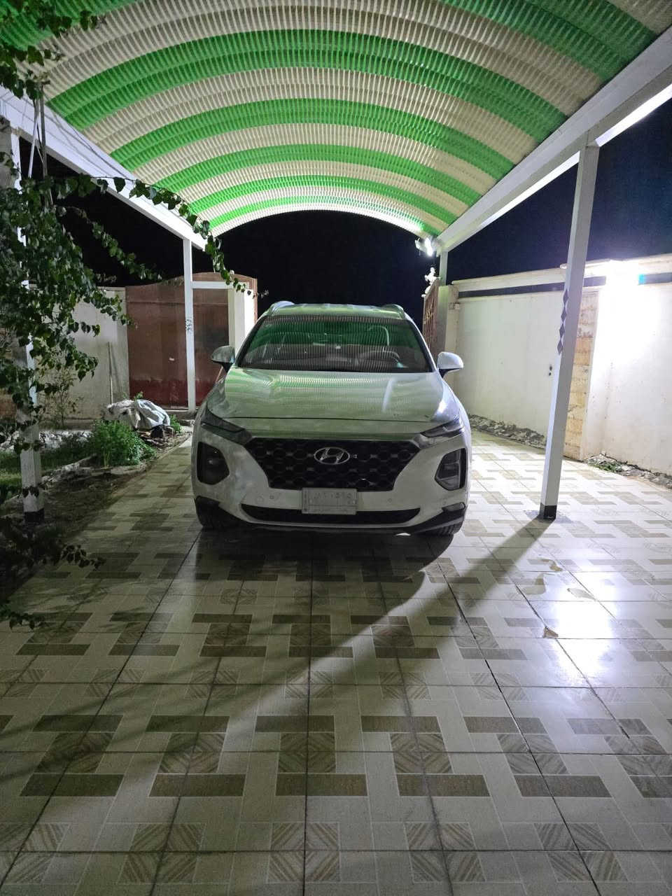 السلام عليكم 
سنتافي ٢٠١٩ وارد خليجي سياره كلش جديده فول مواصفات ماعدى الفتحه ٧راكب بصمه مكينه ٦ رقم بغداد مكينه جديده حداديه جديده تخم تاير السياره كلش حلوه معنى الكلمه 
سياره صبغها واكع اثر الغسل اي ضرر ماكو 
مكان السيارة بابل  
سعرها ١٦٥وبيها مجال
اتصال فقط واتساب او رقم ***********
