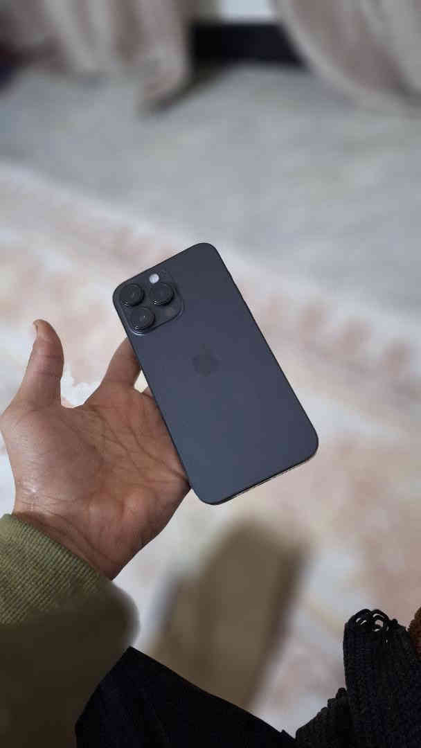 ايفون 14نضيف شرق اوصط وتر برو ما مفتوح كارتونه وملحقاته كامله بطاريه 86مكاني كربلاء رقم الهاتف *********** السعر 950وبي مجال حك جيه
