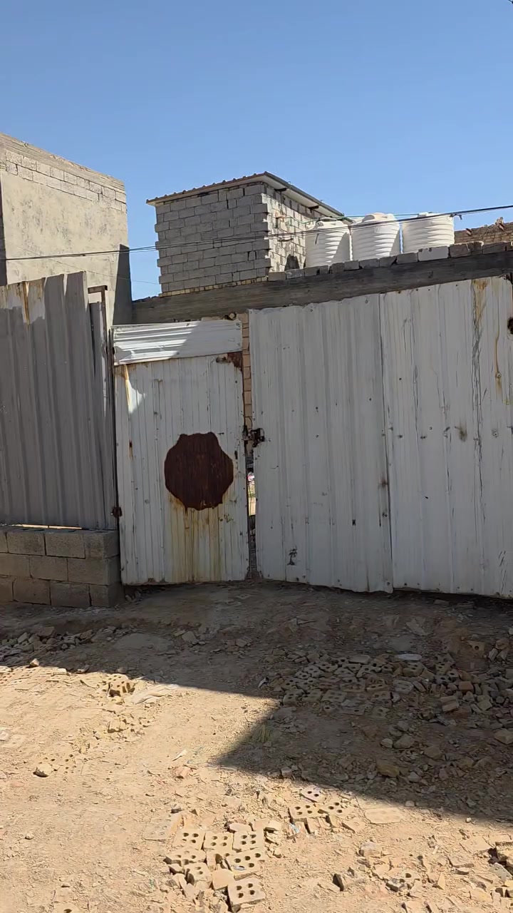 قطعتين للبيع
واحده مربعه ١٠٠ متر 
الثانيه طولانيه ١٠٠ متر 
بحي الطف بظهر المدارس المسائيه 
***********
