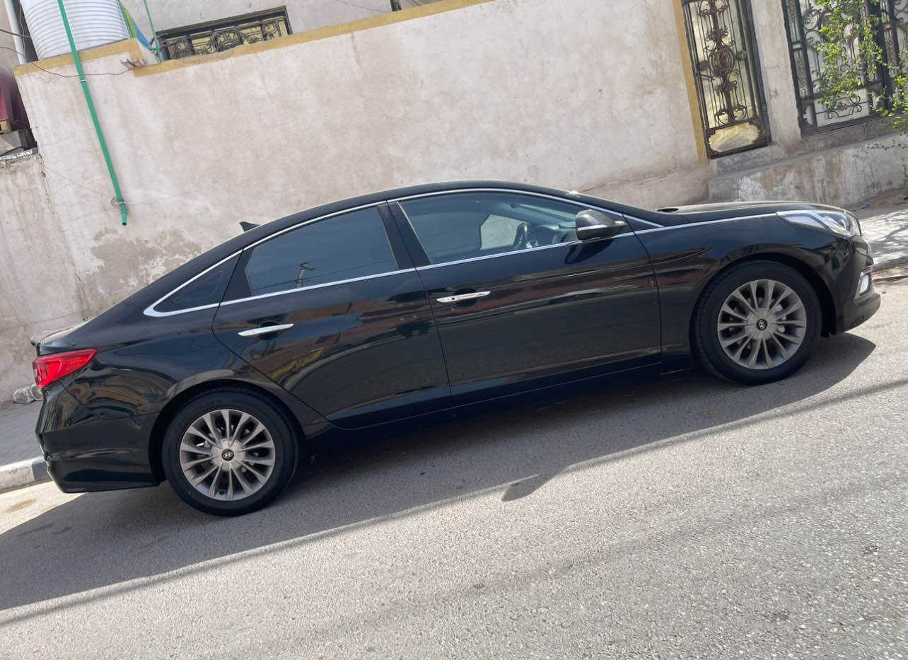 هونداي سوناتا كوري موديل 2017 رقم بصره حره 
سيارة كوريًا كفاله عامه ضربه وصبغ و تبديل وبارد ومن كلشي كفاله رقم بصره حره تحويل 
مكينه 2000 خط واحد بلاد بانزين 
منضومه زنون عالي وناصي
طخم تايرات جديد كوري
سيارة جديده كلش و مواصفات حلوه
سعر 145 $
*********** البصرة, العراق
