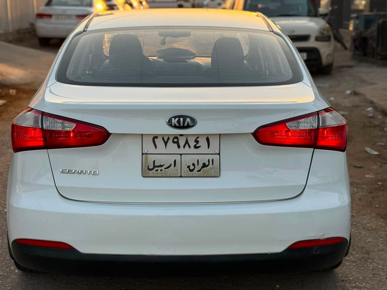 للبيع سيراتو ٢٠١٣شكل ٢٠١٤
خليجية مكفوله محرك ١٦٠٠
 باب ثاني  السعر شده وبيها مجال مكاني الحله 
***********
فقط بارد باب سايق ودر جاملغ خلفي 
سياره جديده
