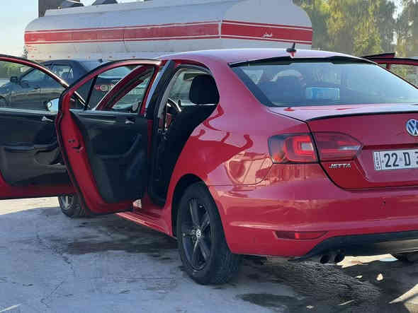 السلام عليكم اخوان جيتا للبيع او مروس موديل 13 بيها أقل من احزام بس ابيع حزام للتواصل ***********/ *********** وسعره 105وبيها ماجل سياره خليجي 4 سلندر عادي وليس تيربو مكان سيارا كركوك قضاء داقوق
