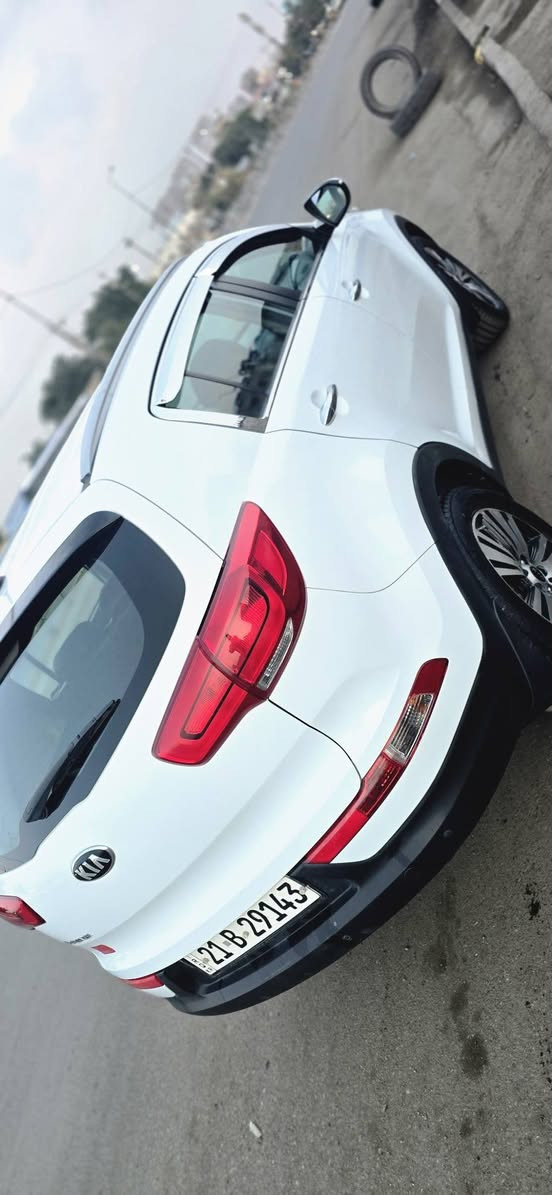 سلام عليكم للبيع سبورتج ٢٠١٦
ماشيه ١٣٥ 
بيها قطعه وحده الجاملغ الامامي بدون فتح
هزه جديده بسمي ٢٠٣١
محرك ٢٠٠٠ كفاله بدون فتح
باقي السياره كفاله ..
السعر ١٦٠ بيها مجال
***********
