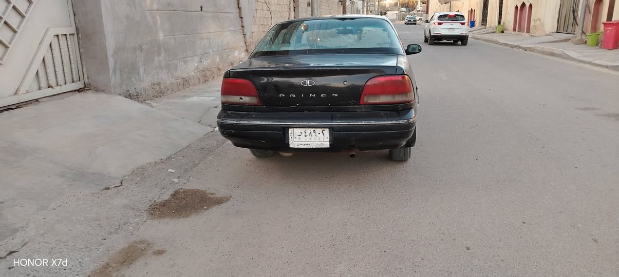 برنس فراشه 96 انبار
محرك وكير وصدر كله جديد
تبريد ثلج 
مشط استيرن جديد 
سنتر لوك كهربائيات كلهه شغاله 
تخم تاير جديد جام كله يصعد وينزل 
بدون خياس حته الشواصي مشتغلهن جديد 
بيهه رصعات بالقماره مثل ما موضح عندك بالصوره 
سعرهه 30 .. مكان السياره فلوجه 
***********
***********
