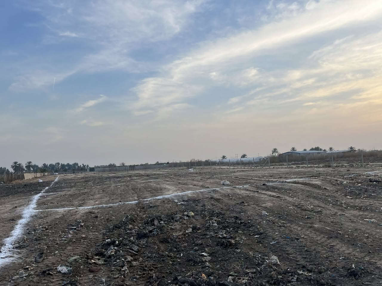 السعر  ١١ مليون 

(( للبيع قطع ارضي زراعية سند ( ٢٥ )  )) 

المساحه    ٣٠٠ متر =‏  واجهه (١٠ ) 

عرض الشارع للقطعة ( ٧ متر ) 

🖐️🖐️🖐️🖐️ كل لسعر بي  مجال 🖐️🖐️🖐️

الموقع - منطقة حربه - باتجاه الجمعية الثالثه - جوه 

المشروع - قرب منتجعات اهالي بلد

الجيران 👇👇👇👇

١- استاذ علي صبيح 
٢- دكتور هاني الحرباوي 
٣- ابو ميثاق 
٤- عبد الكريم الربيعي 
٥- حامد الحدادي 
٦- سيد ليث
٧- دريد ثابت الحرباوي 
٨- سيد نزار الشديدي
٩- استاذ فاضل البياتي 
١٠- حيدر الربيعي 
١١- سيد عباس الحسيني  

****** ملاحظه ****👇👇👇👇👇👇

التفريغ + التحديد + اخراج سند ( ٢٥) ٢٠٢٦ + عموله == ( مدفوعه عالبائع ) 

كهرباء + الارض صاله للزراعة - الارض تكون منتجع سياحي 

للاستفسار  للاتصال او المراسله 

*********** - ***********
