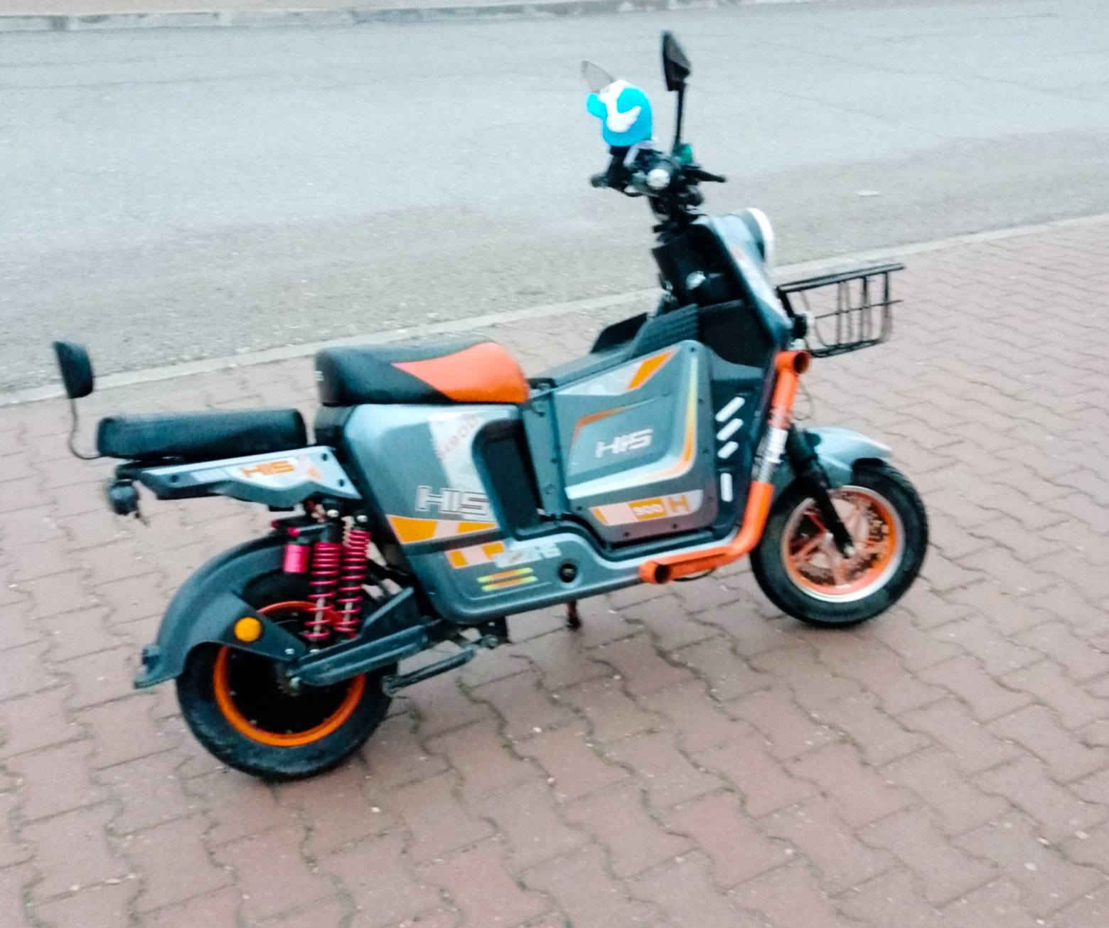 سعر ٣٢٥ دراجة نوع H900 موصفات
خمس بطاريات دبل بصمه نضام R رجوع بك + بلوتث 

شاحن موبايل نشرات ليد جنابي لايت زنون   سرعه99

بريكات دسك هيدرولك دراجة جاهزه *********** مو شراي لايكسر بسعر مكاني كركوك
