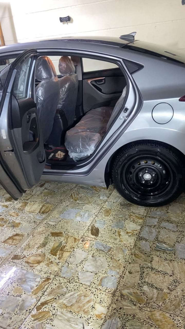 النترا موديل 16مكان السياره بغداد سياره كير ومكينه وصدر تخم تاير سياره كلش نضيفه سعرها 120وبيها مجال رقم الهاتف ***********
