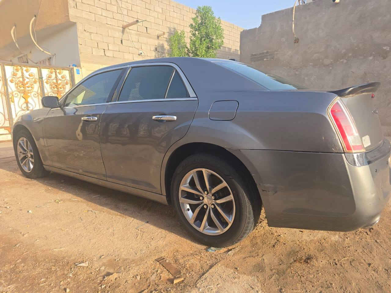 أوباما كراسيلر للبيع موديل ٢٠١٢ كلين بدون حادث جاهزه من تريد حداديه هزه جديده تخم تاير بصره بسمي شرط تحويل سنويه جديده سونار موجود السعر١٥٠ ورقه بيه مجال كلش قليل رقم الهاتف ***********
