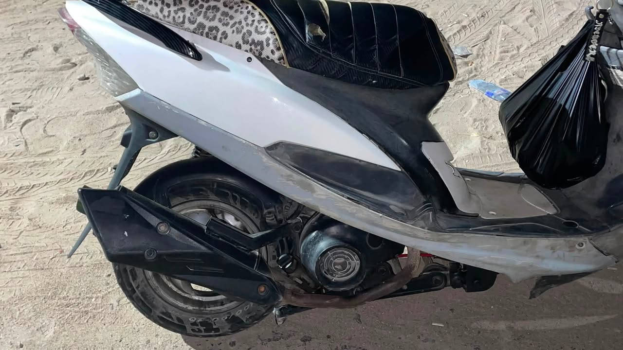 سلام عليكم
دراجه ماكس قجمه دراجه ما مفتوحه وبوشه بلاديه ٤٩ بيه چبنه طاكه جهه الكلجات سعره ٦٥٠ الف وبيه مجال للطيبين 
إذا مو شراي لاتعبني 
واتساب فقط ( ***********)
