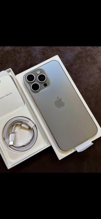 ايفون 15 برو ماكس ذاكره 256 بطاريه 100  عدد دورات الشحن 333 الجهاز مكف...